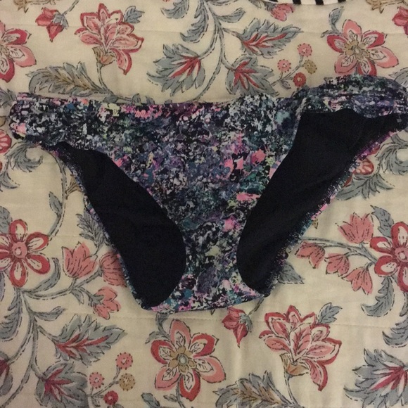 VS bottoms - Picture 1 of 1